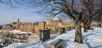 Pitigliano con la neve