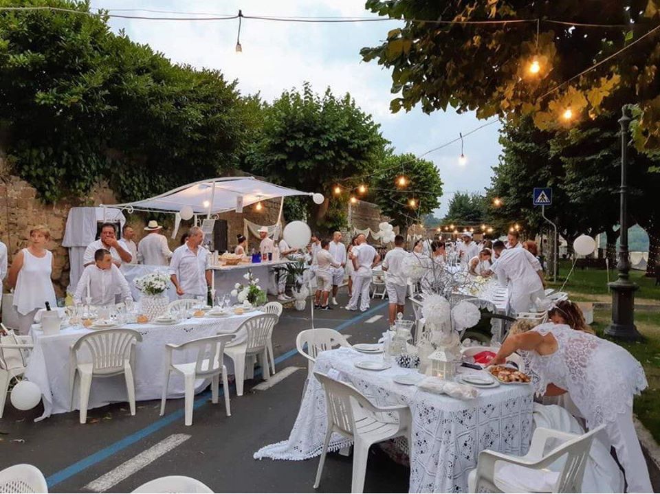 white dinner 1 pitigliano